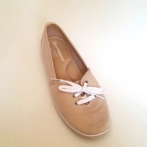 Grasshoppers Canvas Sneakers-Vintage. Ortholite.Beige/Tan.Size.  8.5